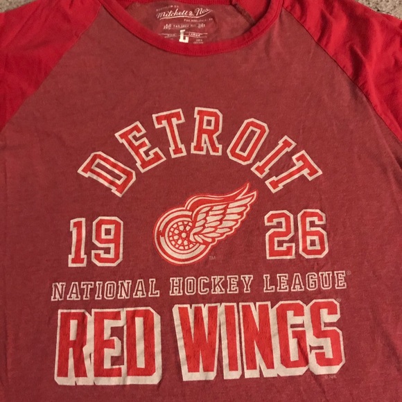 Detroit Red Wings, red raglan 3/4 sleeve tee, Sz L - Picture 2 of 4